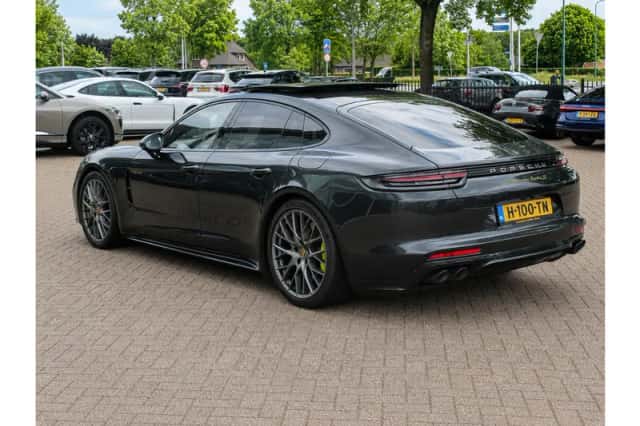 Porsche Panamera (2019) thumbnail 3