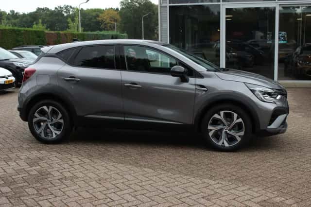 Renault Captur (2023) thumbnail 5