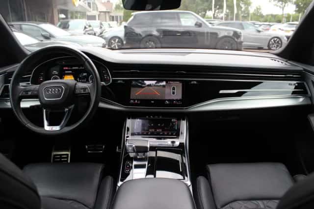 Audi Q8 (2021) thumbnail 2
