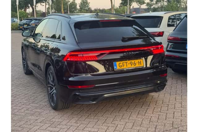 Audi Q8 (2021) thumbnail 3