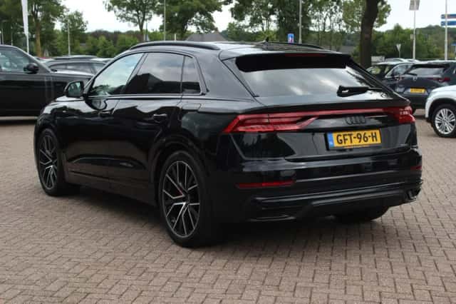 Audi Q8 (2021) thumbnail 3