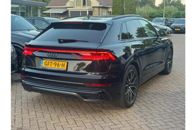 Audi Q8 (2021) thumbnail 5