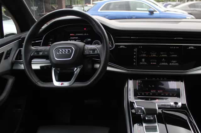 Audi Q8 (2021) thumbnail 6