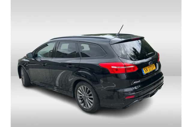 Ford Focus (2018) thumbnail 3