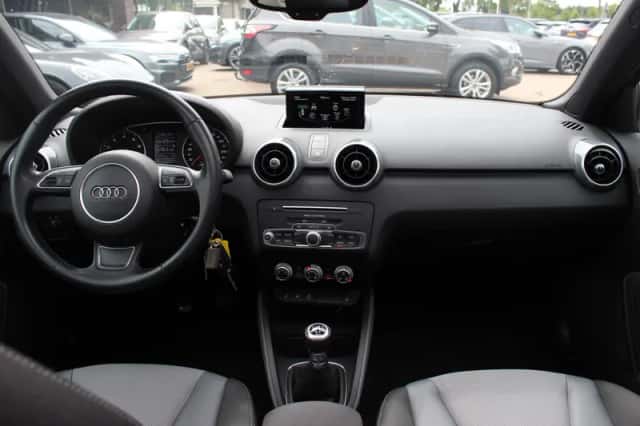 Audi A1 (2017) thumbnail 2