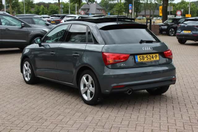 Audi A1 (2017) thumbnail 3