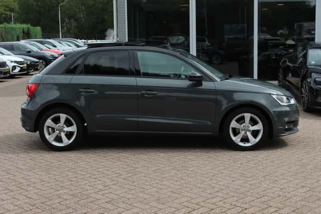 Audi A1 (2017) thumbnail 5
