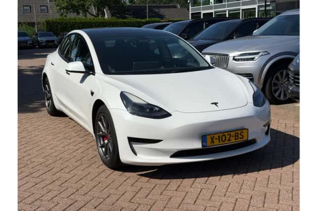 Tesla Model 3 (2021) thumbnail 4
