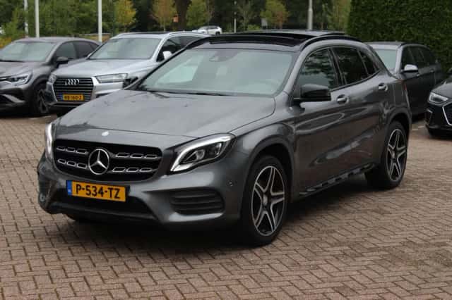 Mercedes-Benz GLA (2017) thumbnail 6