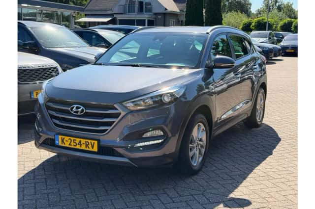 Hyundai Tucson (2016) thumbnail 1