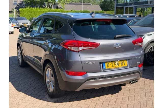 Hyundai Tucson (2016) thumbnail 4
