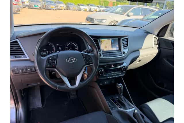 Hyundai Tucson (2016) thumbnail 5