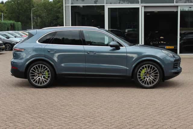 Porsche Cayenne (2019) thumbnail 5