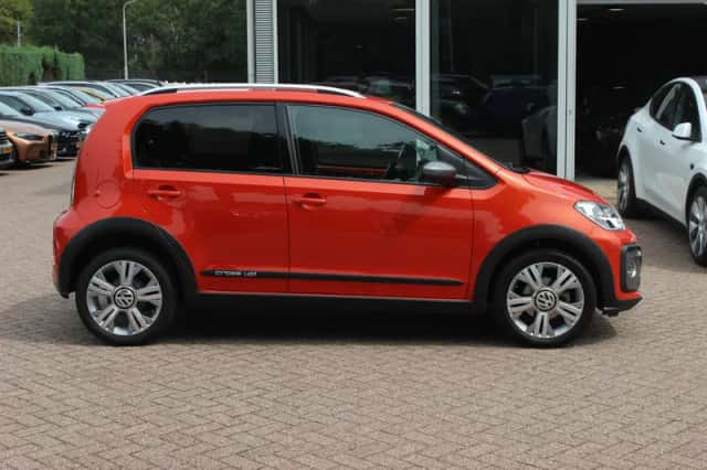 Volkswagen Up! (2017) thumbnail 5