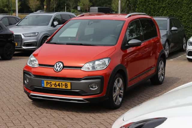 Volkswagen Up! (2017) thumbnail 6