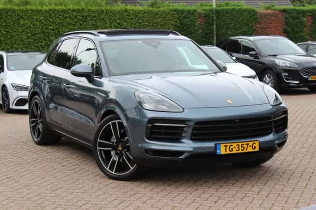 Porsche Cayenne (2018) thumbnail 1