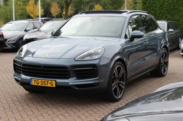 Porsche Cayenne (2018) thumbnail 6