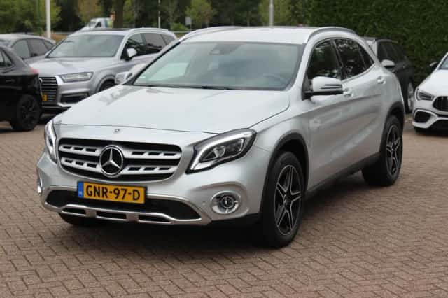 Mercedes-Benz GLA (2018) thumbnail 6