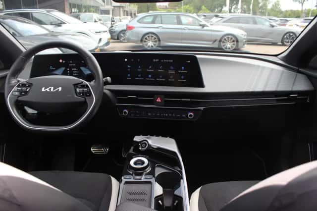 Kia EV6 (2022) thumbnail 3