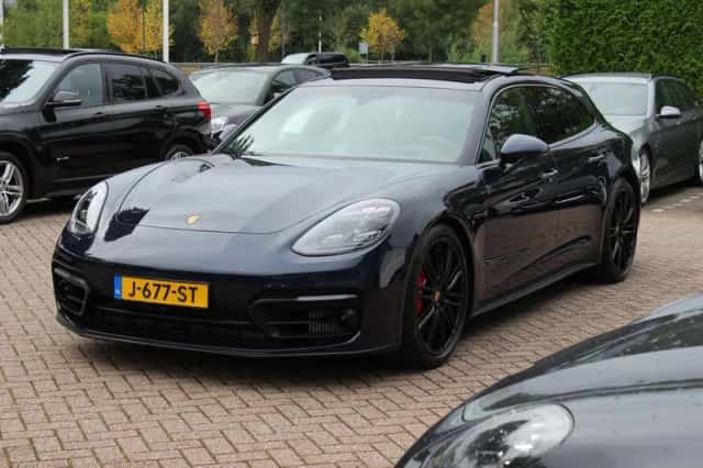 Porsche Panamera (2020) thumbnail 6