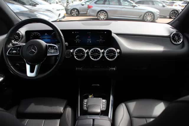 Mercedes-Benz EQA (2023) thumbnail 3