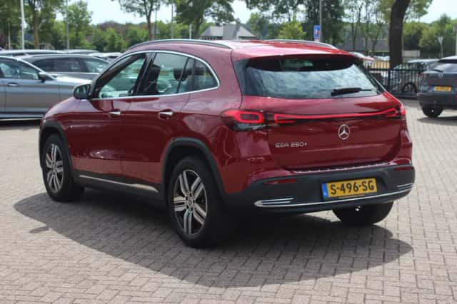 Mercedes-Benz EQA (2023) thumbnail 4