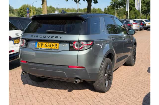 Land Rover Discovery Sport (2016) thumbnail 2