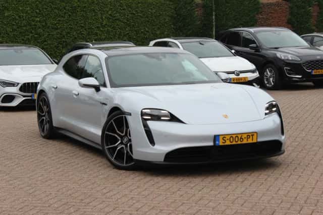 Porsche Taycan (2023) thumbnail 1