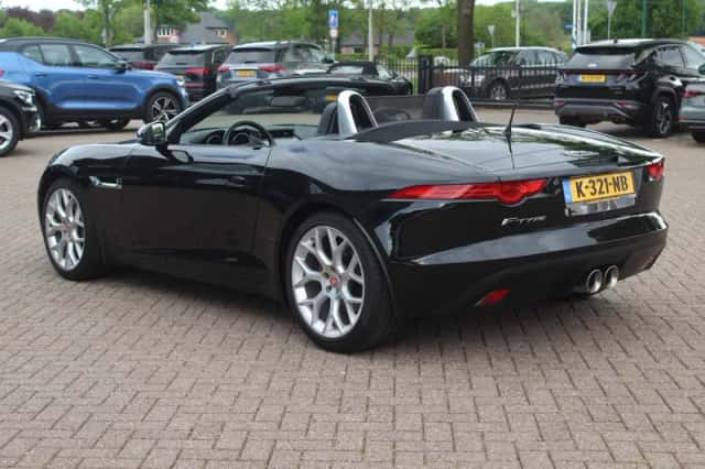 Jaguar F-Type (2017) thumbnail 3