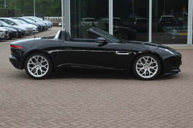 Jaguar F-Type (2017) thumbnail 5
