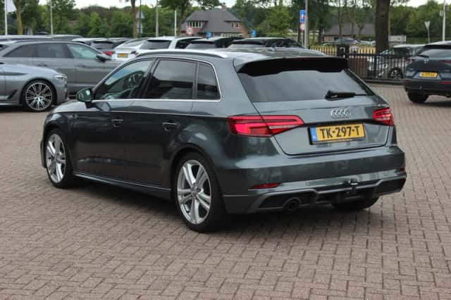 Audi A3 (2018) thumbnail 3