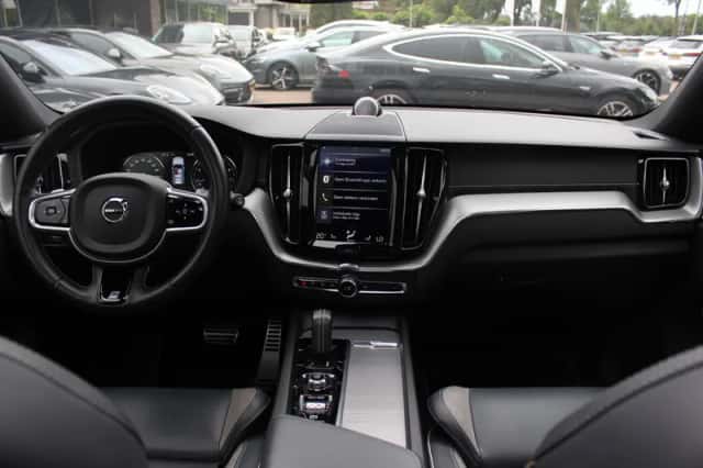 Volvo XC60 (2020) thumbnail 2