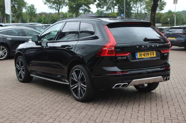Volvo XC60 (2020) thumbnail 3
