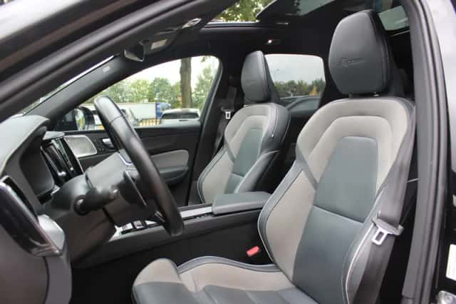 Volvo XC60 (2020) thumbnail 4