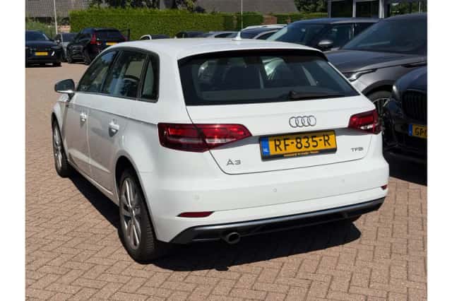 Audi A3 (2016) thumbnail 4