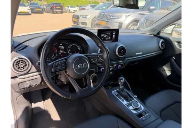 Audi A3 (2016) thumbnail 5