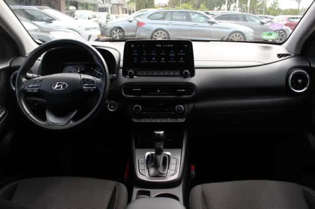 Hyundai Kona (2022) thumbnail 2