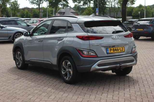 Hyundai Kona (2022) thumbnail 3