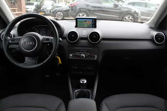 Audi A1 (2018) thumbnail 2