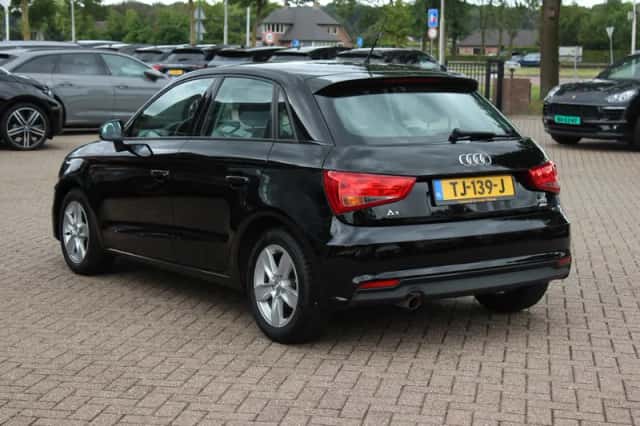 Audi A1 (2018) thumbnail 3