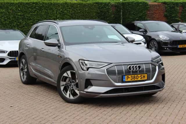 Audi e-tron (2019) thumbnail 1