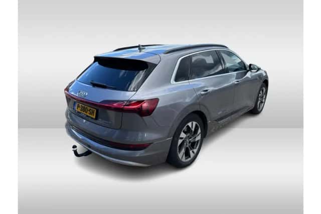Audi e-tron (2019) thumbnail 2