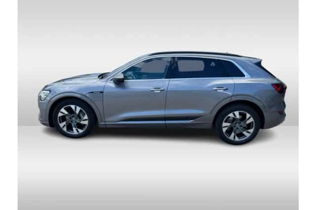 Audi e-tron (2019) thumbnail 4