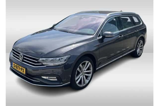 Volkswagen Passat (2022) thumbnail 1