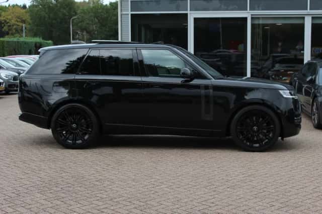 Land Rover Range Rover (2022) thumbnail 5