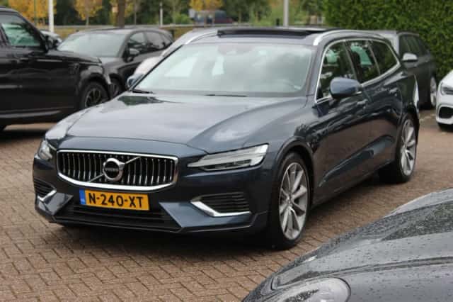 Volvo V60 (2022) thumbnail 6