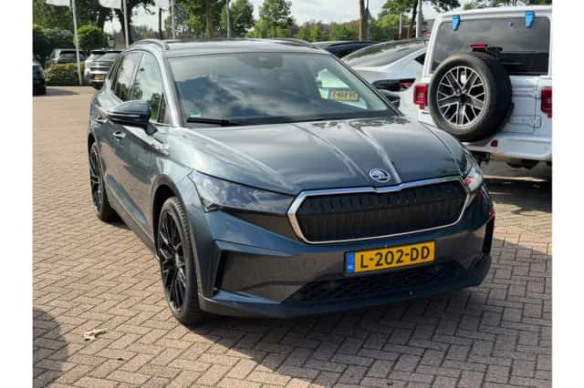 Škoda Enyaq (2021) thumbnail 3