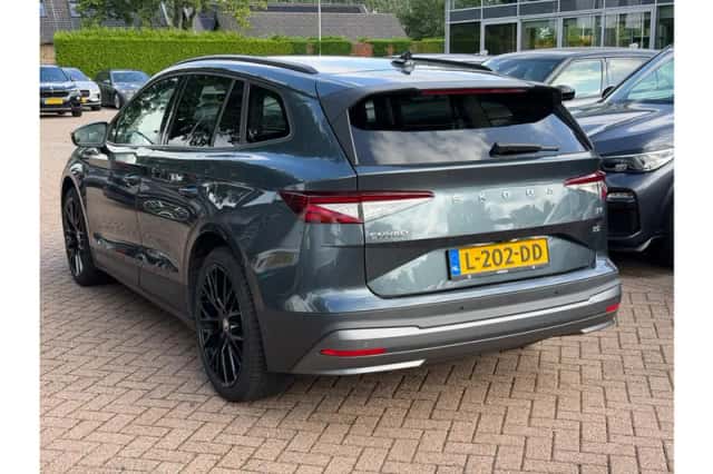 Škoda Enyaq (2021) thumbnail 4