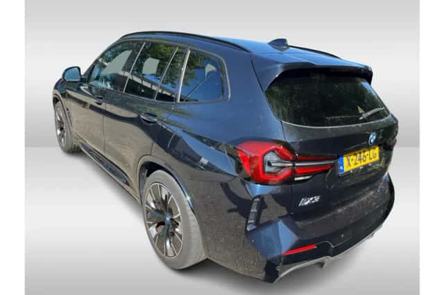 BMW iX3 (2023) thumbnail 3
