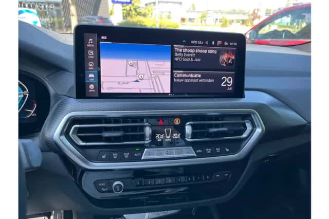 BMW iX3 (2023) thumbnail 6